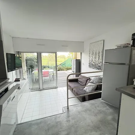 Rez De Chaussée Avec Terrasse, Proche Plage, Parking - Fr-1-749-93