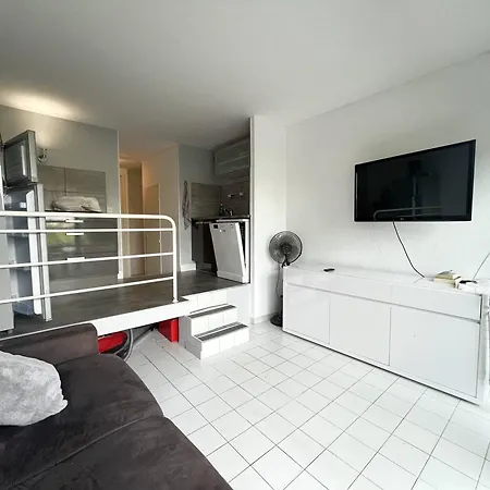 Rez De Chaussée Avec Terrasse, Proche Plage, Parking - Fr-1-749-93 Apartment