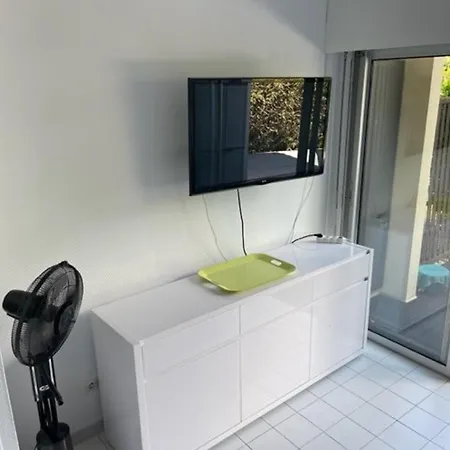Rez De Chaussee Avec Terrasse, Proche Plage, Parking - Fr-1-749-93 아그