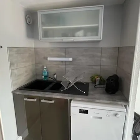 Rez De Chaussee Avec Terrasse, Proche Plage, Parking - Fr-1-749-93 아파트 아그